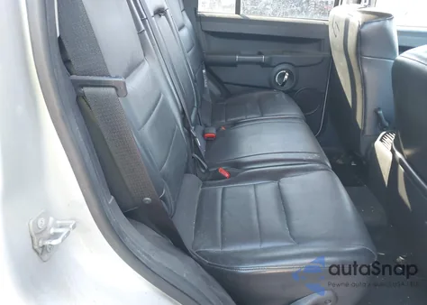 2010 Jeep Commander Sport z USA, uszkodzony, nr VIN 1J4RG4GK1AC156608